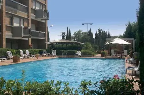 Megi San Peter アパート